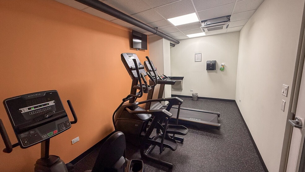 Building Photo - 233 E Erie St