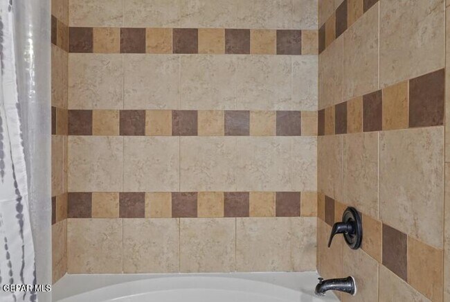 Building Photo - 3240 Bell Point Dr