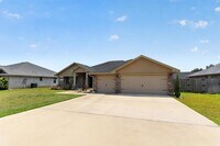 Building Photo - 5823 Crestlake Dr