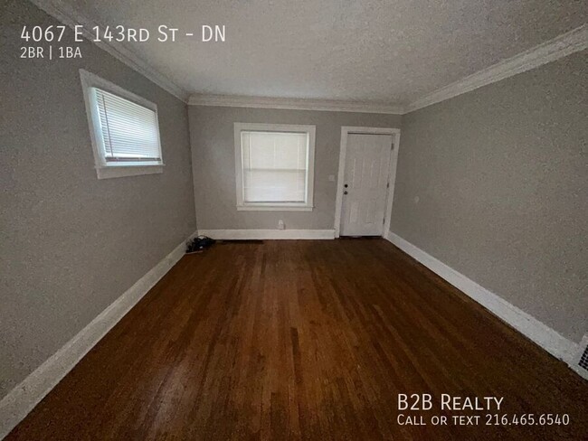 Building Photo - Charming 2-Bedroom Property in Prime Location