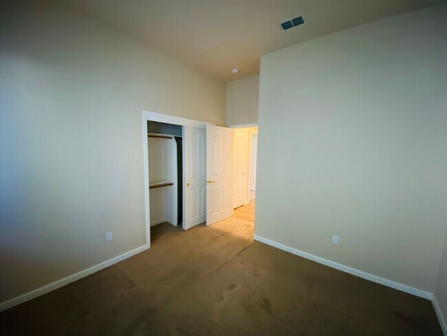 Building Photo - Beautiful 55+ Home in Heritage Lakeside