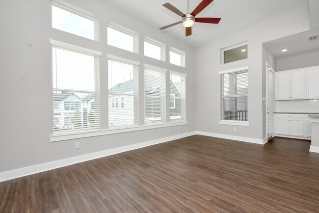 Building Photo - 708 Strawberry Pines Ct