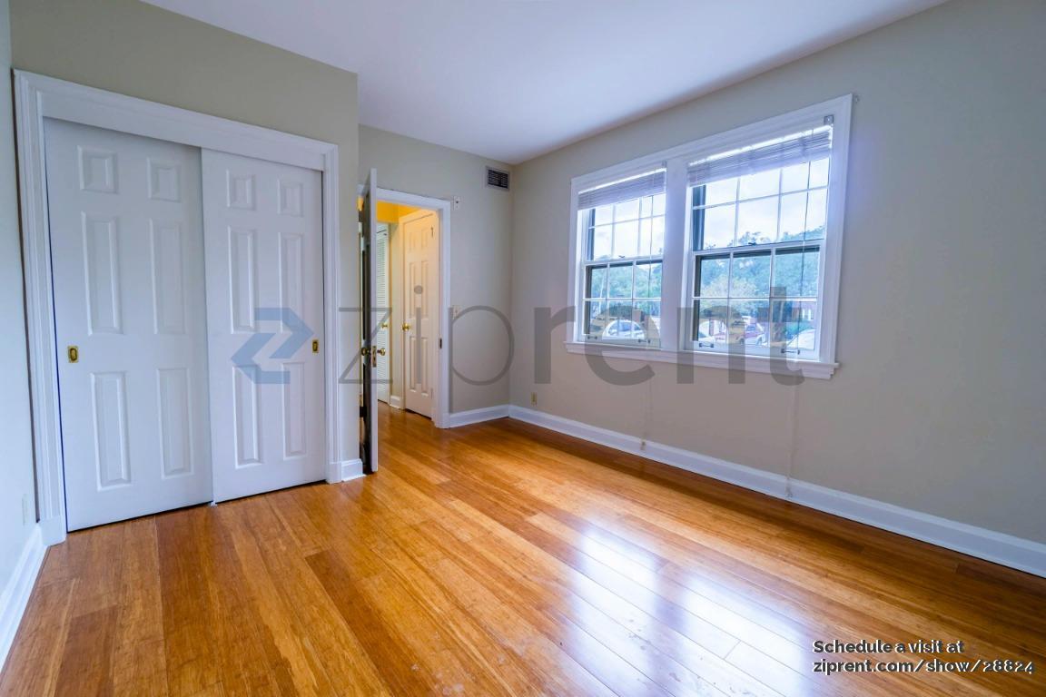 Building Photo - 815 Lasalle St