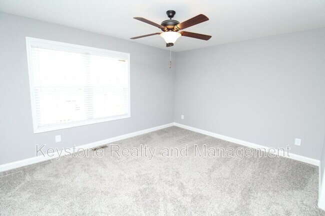 Building Photo - 1725 Manning Dr