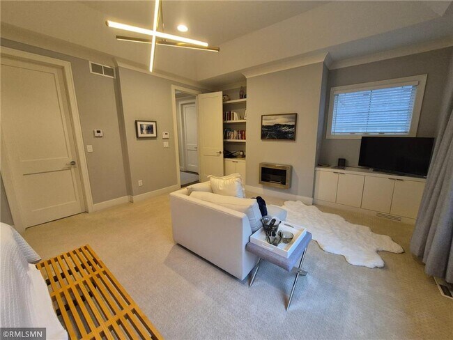 Building Photo - 3840 Upton Ave S