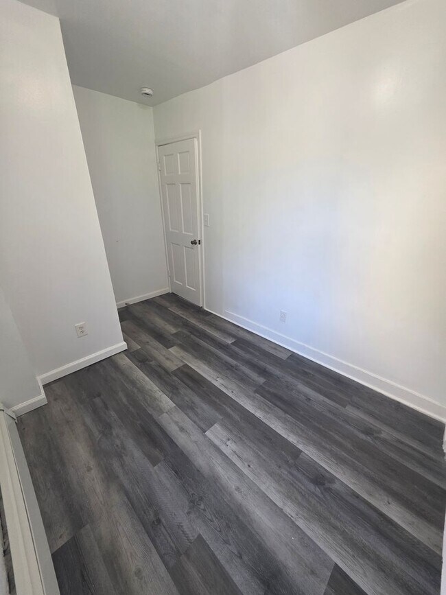 Building Photo - 2 bedroom apartment building - Poughkeepsie