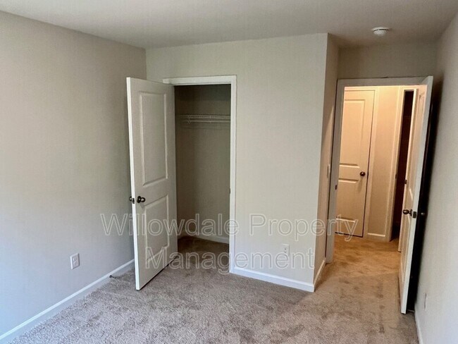 Building Photo - 257 David Hl Dr