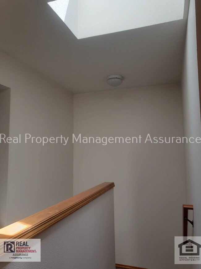 Building Photo - 470 SW 150th Ave