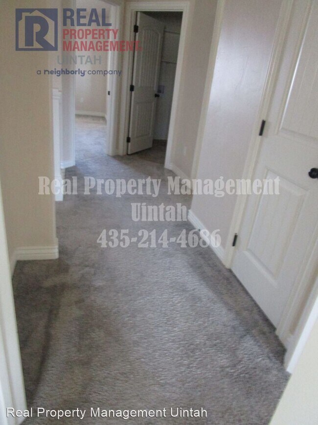 Building Photo - 3 br, 2.5 bath House - 407 E Gray Fox Lane