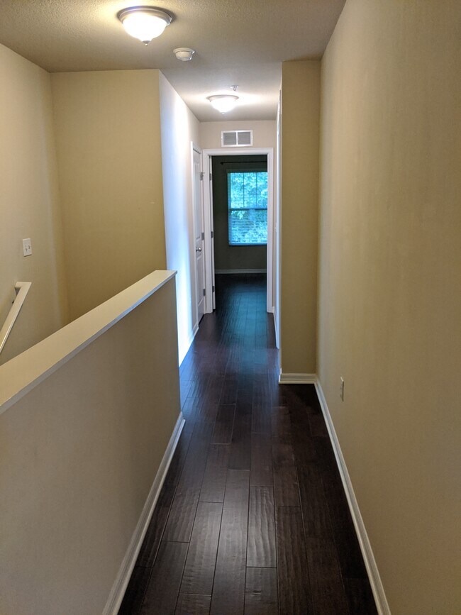 Building Photo - 4605 SW 48th Dr