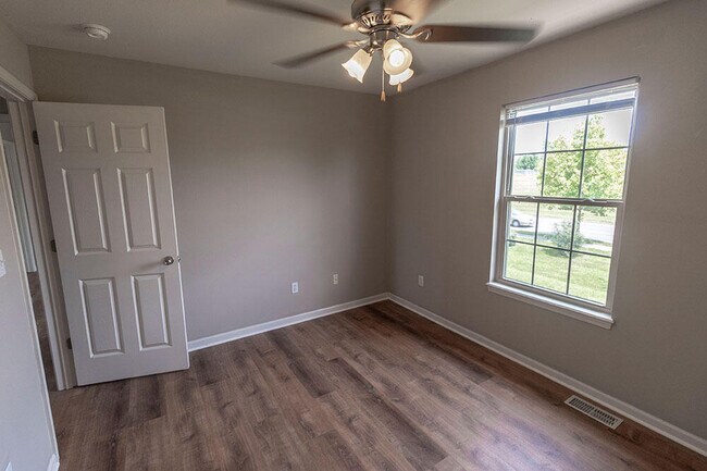 Building Photo - 4016 Snowy Owl Dr