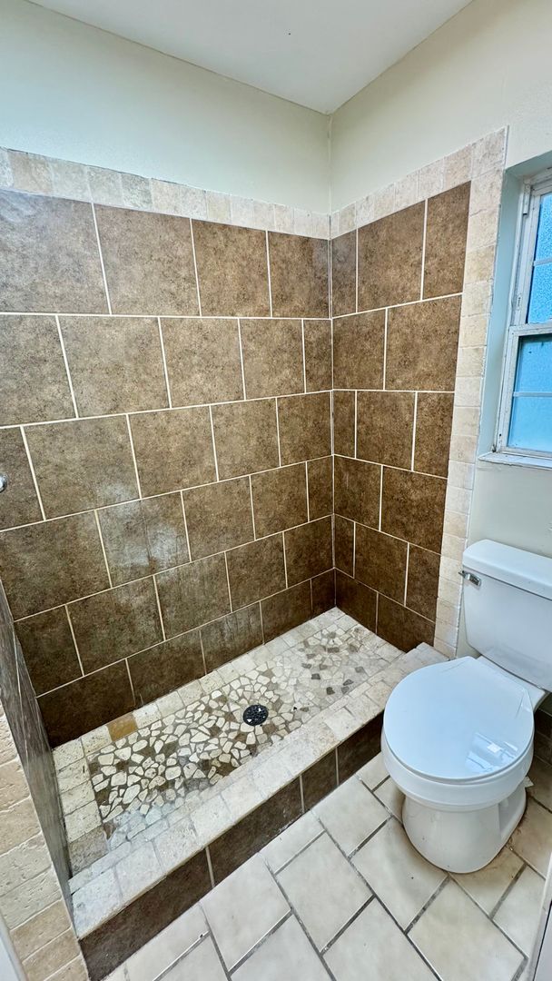 Building Photo - Spacious 3 Bedroom Home with Modern Updates & Shop