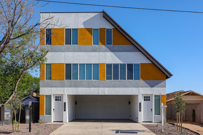 Building Photo - 1122 E Roosevelt St
