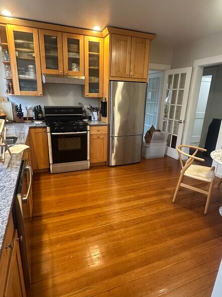 Building Photo - 65 Reservoir St