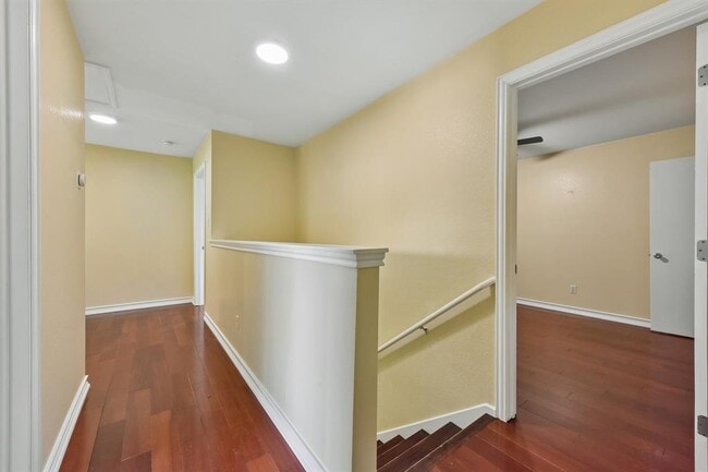 Building Photo - 12712 Ring Dr