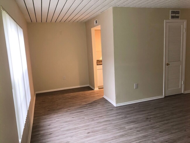 Building Photo - 1311 Baywatch Loop