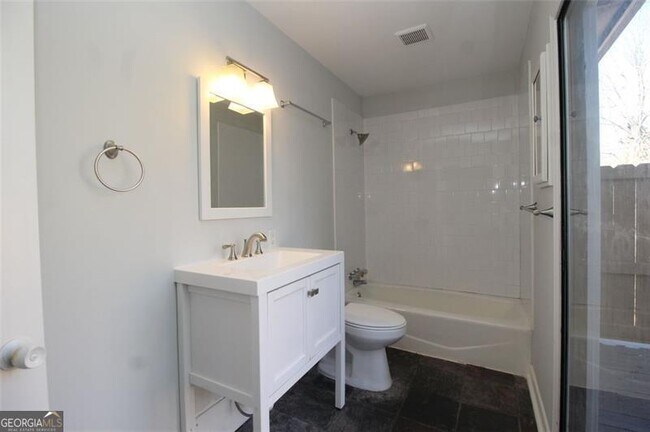 Building Photo - 9240 Nova Dr