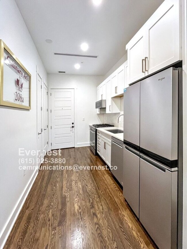 Building Photo - Cozy 1 Bed & 1 Bath Apartment in Nashville...