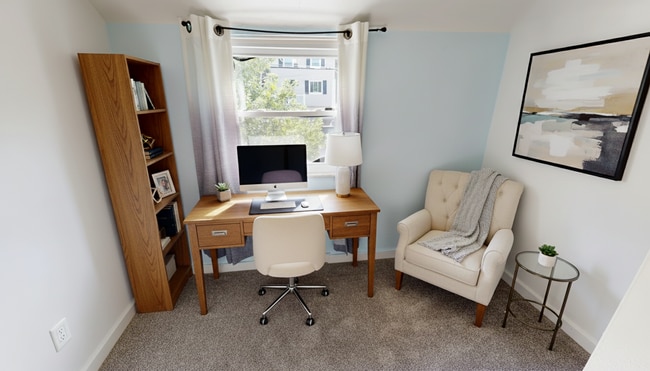 Building Photo - Quaint home with flexible layout, updated ...