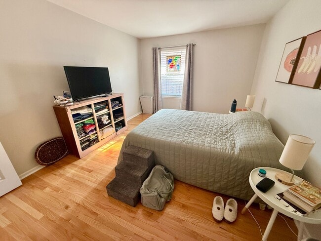 Building Photo - Walkable Green Hills Condo- 2 Bed 1.5 Bath $1800/mo