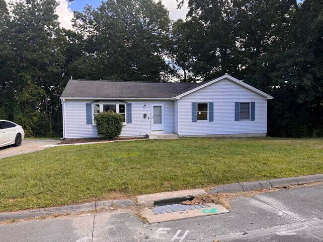 Primary Photo - 106 Brookline Dr