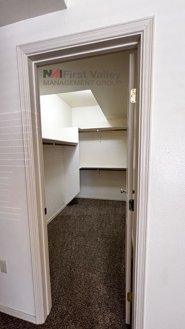 Building Photo - 3 Bedrooms, 2 Baths and a Single Car Garage