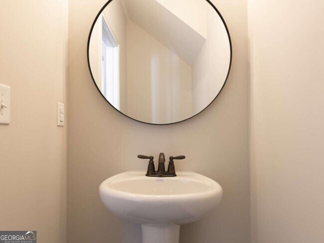 Building Photo - 4210 Old Cherokee St