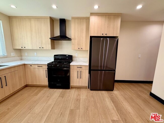 Building Photo - 7309 Yarmouth Ave