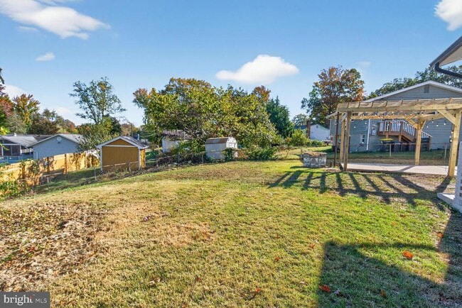 Building Photo - 8915 Sylvania St