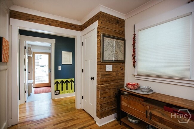 Building Photo - 284 The