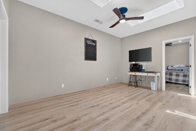 Building Photo - Amazing 5-Bedroom, 2.5-Bath Two Story Home in Stoneridge, PV