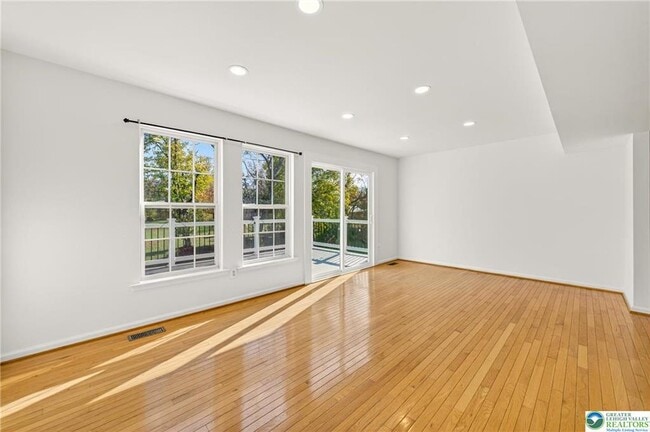 Building Photo - 4596 Jasmine Dr