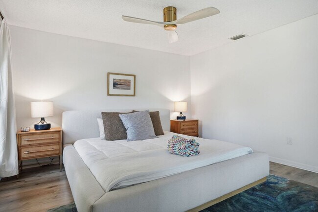 Building Photo - 13609 Heritage Way