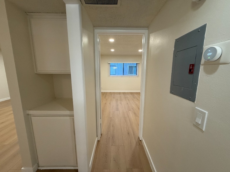 Building Photo - 13347 Victory Blvd