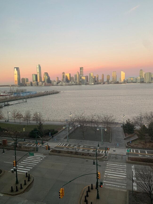 Building Photo - 230 Riverside Dr