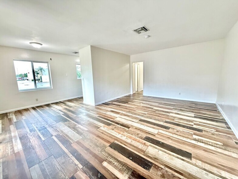 Building Photo - 1821 N 17th Ct