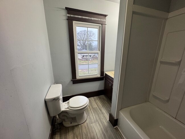 Building Photo - 1003 Main-E