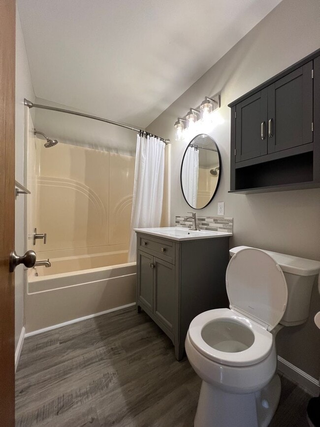 Building Photo - Newly Remodeled 3 Bed 1 Bath Home in Derby!!