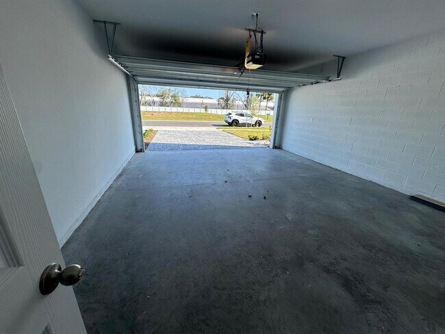 Building Photo - 362 Thompson Vlg Ave