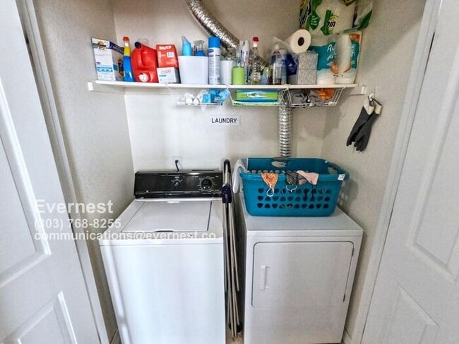 Building Photo - Comfortable 2-Bedroom Condo Living with Po...