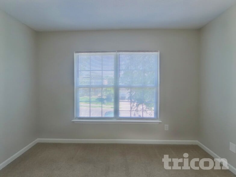 Building Photo - 6826 Squirrels Foot Ct
