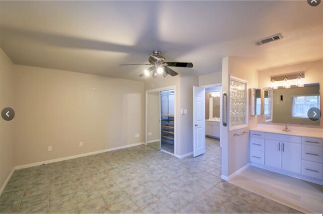 Building Photo - 6104 Bridlington Cir