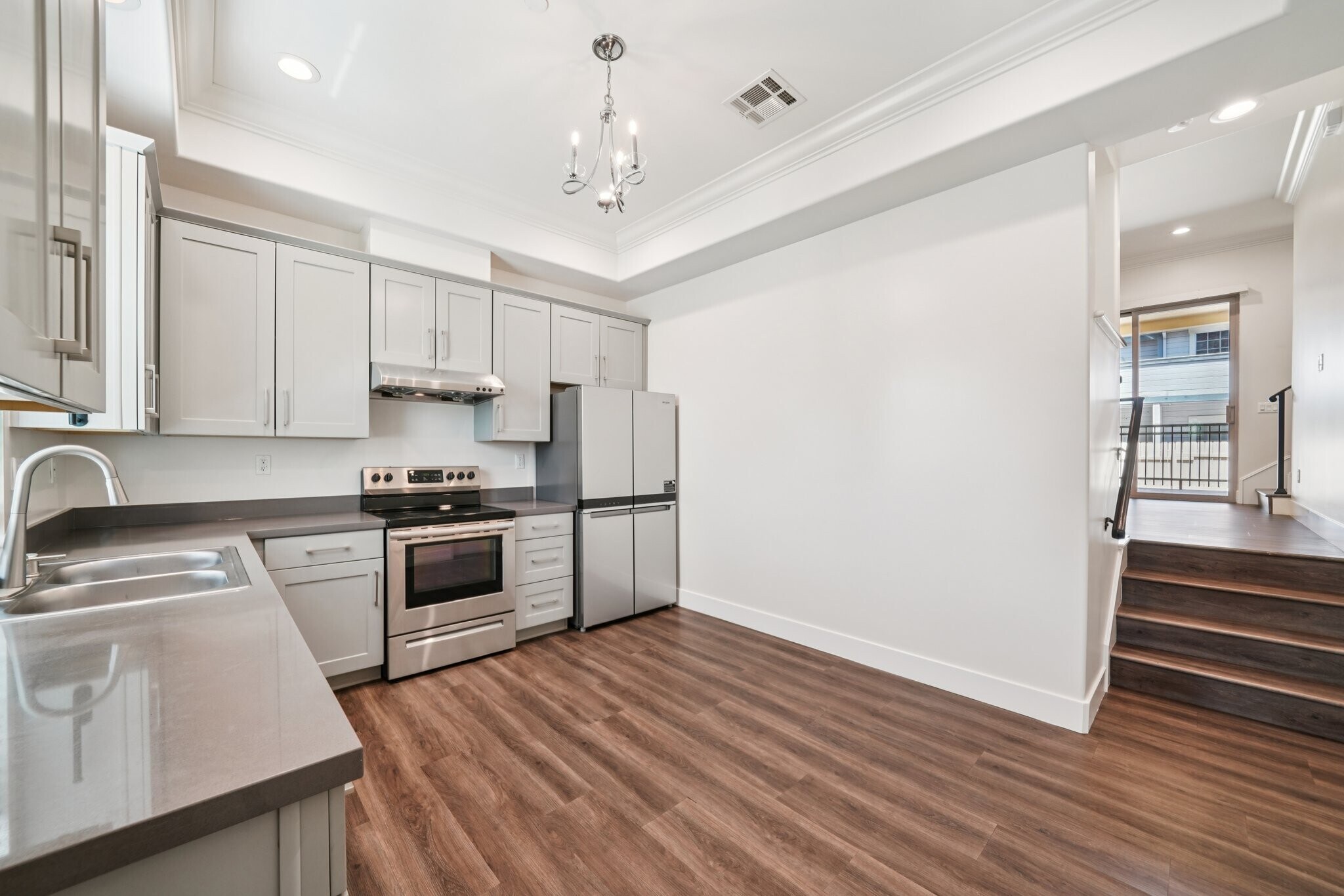 Building Photo - 1406 S Alta Vista Ave