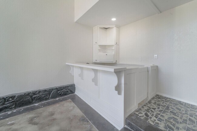 Building Photo - Opportunity Knocking with this HUGE home available for Rent to Own or Lease!