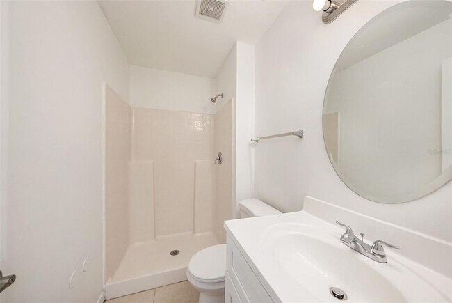 Building Photo - 1020 Brenton Leaf Dr