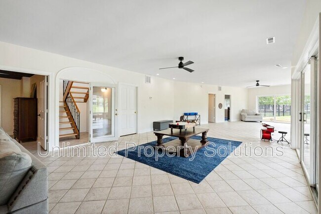 Building Photo - 304 Gull Rd