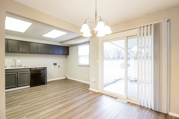 Building Photo - 10098 Windswept Ln