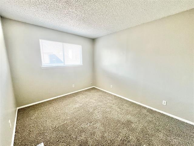 Building Photo - 2641 Isbella Dr