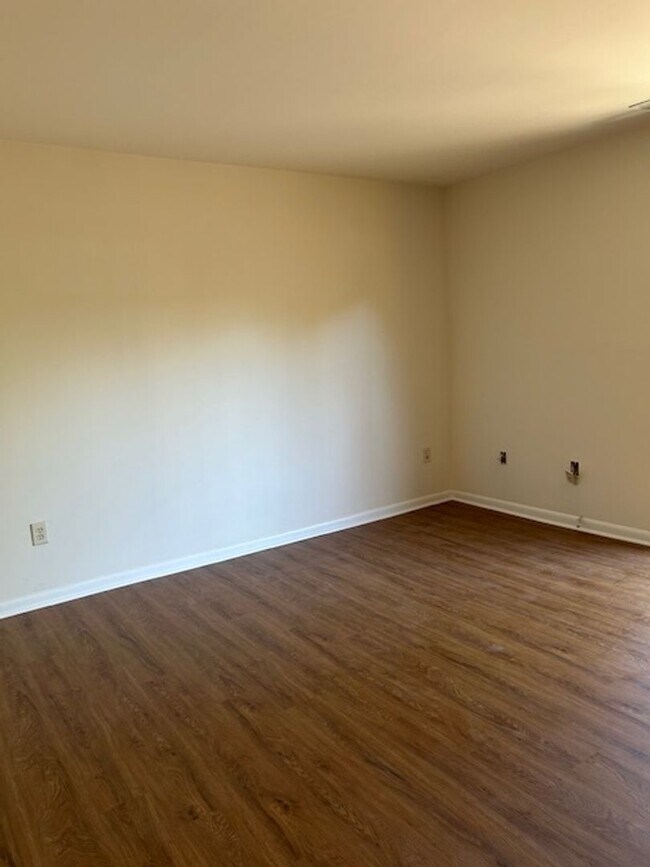 Building Photo - 1107 Soho Ct