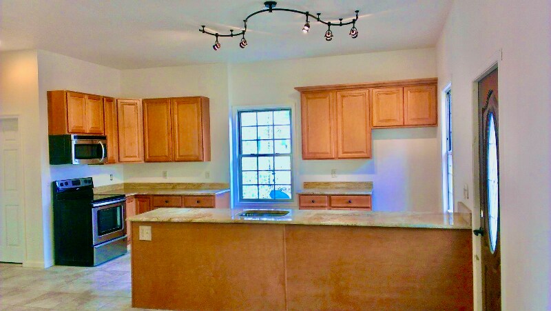 Building Photo - 3118 Main St.